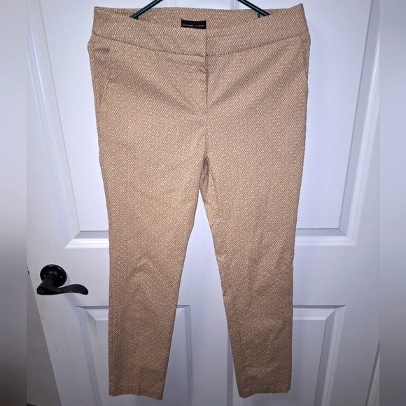 Adrienne Vittadini ladies pants in a size 6, featuring a tan diamond pattern. - Picture 1 of 7